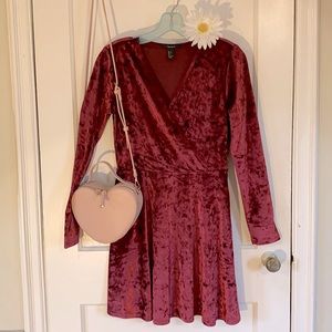 Forever 21 US size L velvet sleeved V neck dress